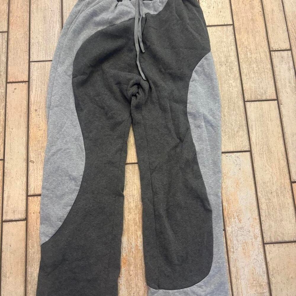 Gray and dark gray color-blocked sweatpants